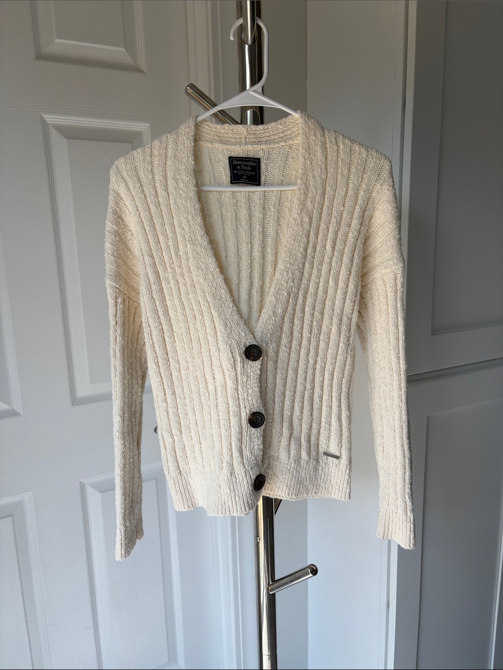 Abercrombie & Fitch Cream Chunky Ribbed Button Cardigan, Size XS.